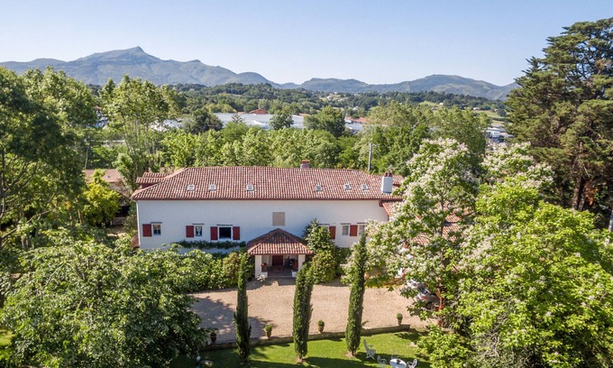 Behobie Casa | Villa LES CYPRÈS - Villa with pool, Urrugne