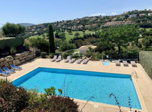 La Nartelle Casa | Villa "Les Greens" - Ste Maxime - 6 pers - Wifi - Proche Plages et Centre-Ville
