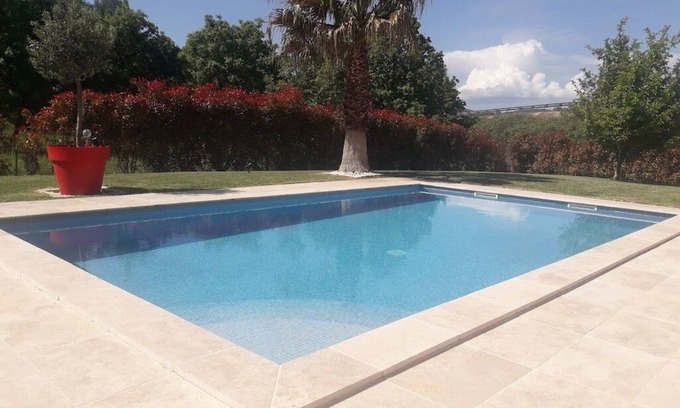 Besse-sur-Issole Villa | Villa Les Palmiers Logement sur Besse sur Issole-- 2 Lits 4 Voyageurs
