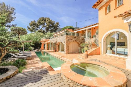 Le Lavandou Villa | VILLA LES PINS