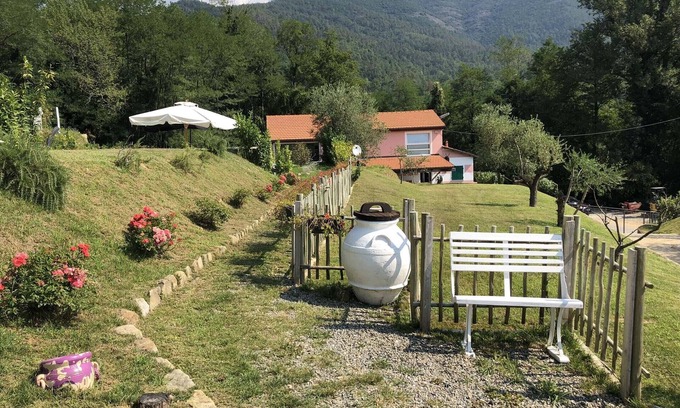 Beverino Villa | VILLA LIGURE 4 + 2 Pax piscina exclusiva, A / C, WiFi gratis, barbacoa cerca de Cinque Terre
