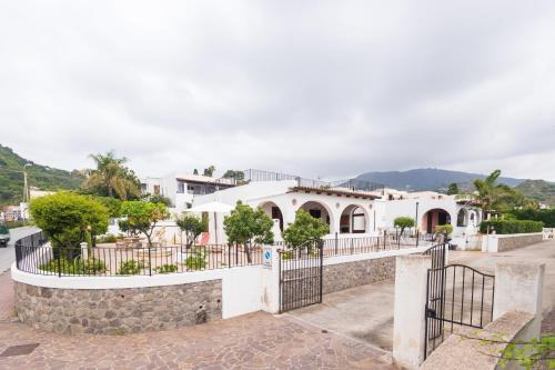Contrada Santa Lucia Casa | VILLA LORETTA LIPARI