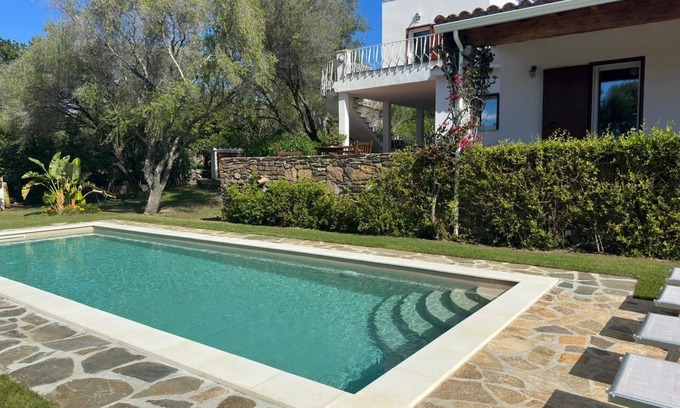 San Teodoro Villa | Villa Lu Impostu: piscina, 5 baños, terraza, jardín, solárium, vista mar