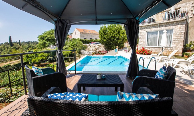 Mocici Villa | Villa Luce Konavoka - Villa de tres dormitorios con terraza y piscina