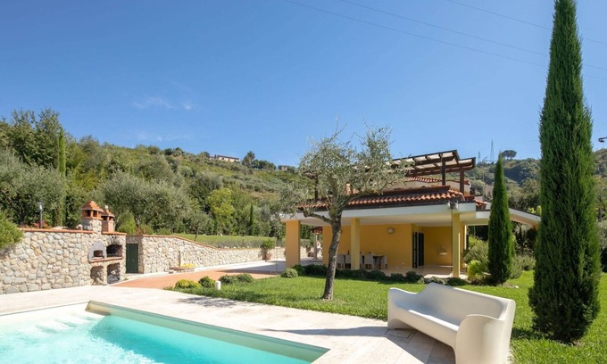 Carrara Villa | Villa Lunense en Carrara - Toscana