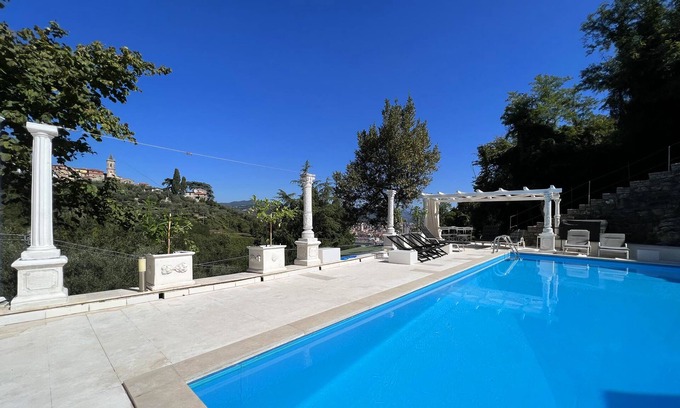 La Spezia Villa | Villa Lux 5 Terre: 3-bedroom With Spa, Pool, Wi-fi Near La Spezia & Cinque Terre