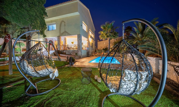 Condado del Jaruco Casa | VILLA LUX GALLERY, GREAT EXPERIENCE, PRIVATE POOL AND CLOSE TO THE SEA, 13 PEOPL