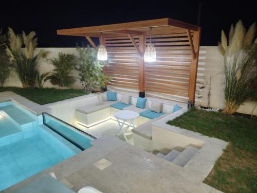 Djerba Midun Villa | Villa Lynoute piscine sans vis à vis meilleur emplacement à proximité de la plage
