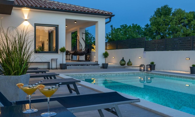 Prodol Casa | Villa 'M' by Interhome