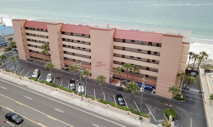 Madeira Beach Condominio | Villa Madeira by TRS