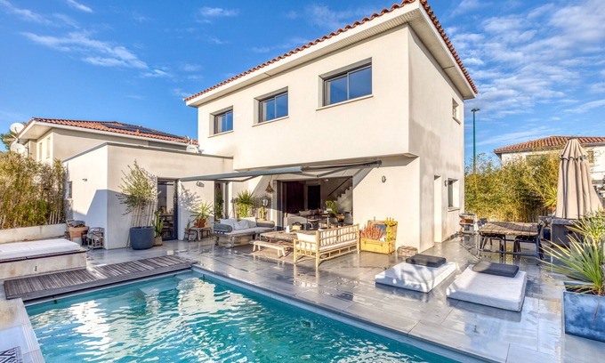 Mauguio Villa | Villa 'Maison Melgorienne' con piscina privada y Wi-Fi