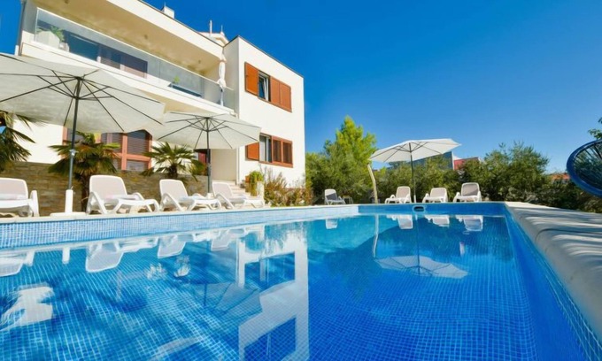 Brodarica Apartamento | Villa Malu Sun I by Interhome