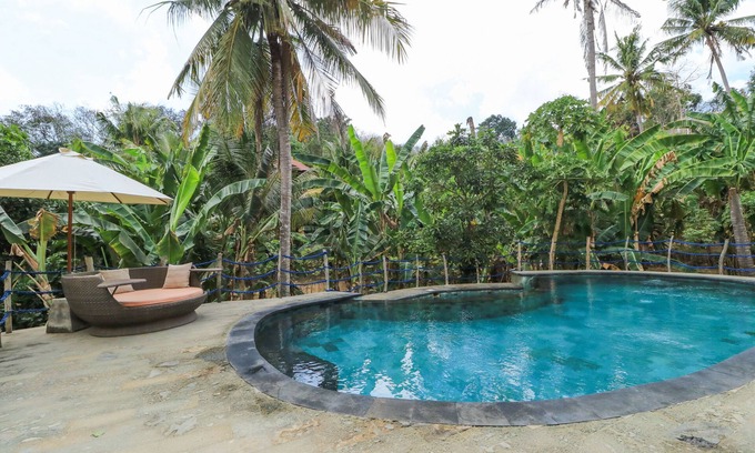 Mushroom Bay Hotel | Villa Mangga