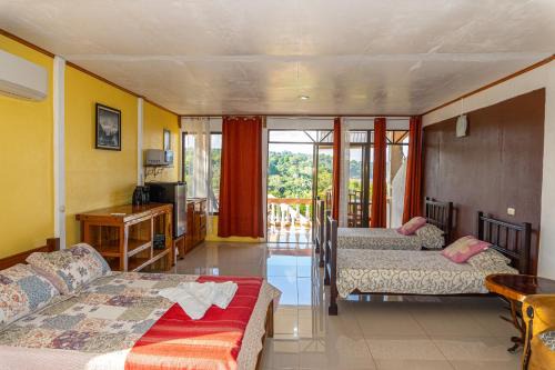 Bahía Drake Cama Y Desayuno | Villa Manolo Lodge, Ocean and Forest View