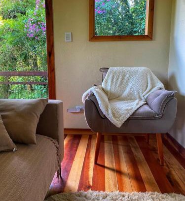 Campos do Jordao Apartamento | Villa Mantiqueira - Studio II - Com lareira e área verde
