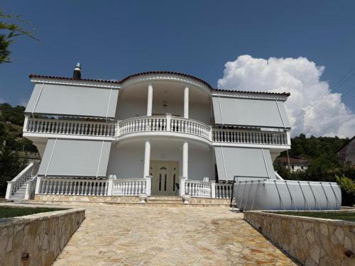 Gramsh Apartamento | Villa Manuel