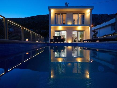 Jesenice Villa | Villa Maranata-5 stars-pool-spa-gym-free parking-privacy