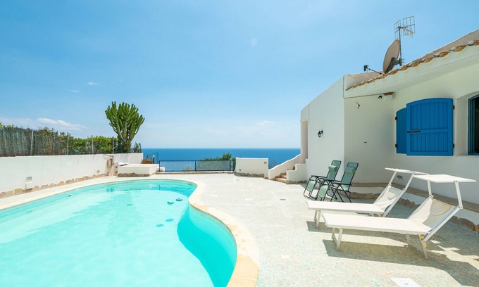 Villaggio delle Mimose Villa | Villa 'Mare E Monti' con vistas al mar, Wi-Fi y aire acondicionado