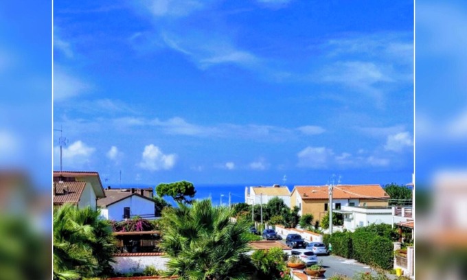 Anzio Villa | Villa Marechiaro * Anzio / Rome100m to the beach 340m to the train to the heart of Rome