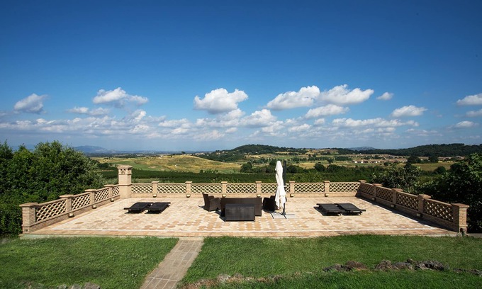Sutri Villa | Villa Margot Sutri a un tiro de piedra del golf!