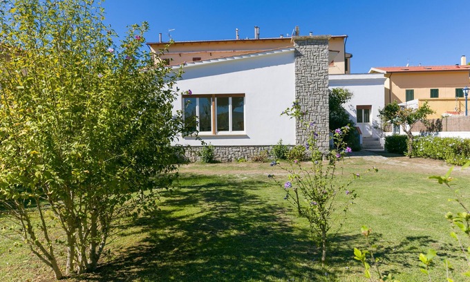 Marina di Campo Villa | Villa "Mattera" con amplio jardín y cerca del mar