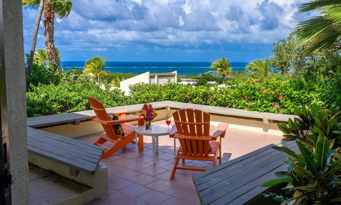 Teagues Bay Condominio | Villa Maya @ The Reef Condominiums