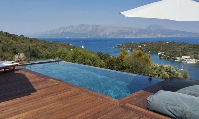 Katomerion Villa | Villa 'Meganisi' con vistas al mar, Wi-Fi y aire acondicionado