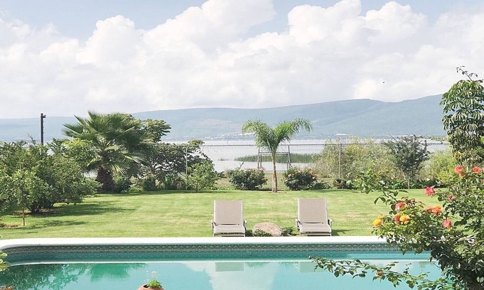Chantepec Villa | Relajante casa acogedora con acento casero mexicano. A solo unos pasos del lago Chapala