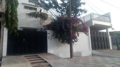 Littoral Department Villa | Villa meublée Fidjrossè, Cotonou