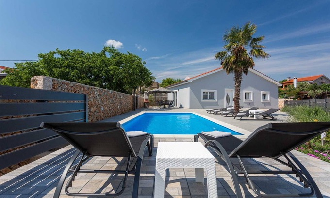 Garica Villa | Villa Mia with private pool