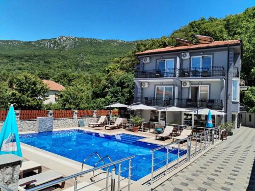 Pestani Casa | Villa Mimi