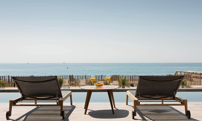 Frontignan Villa | VILLA MIRAMAR - Beachfront & infinity pool