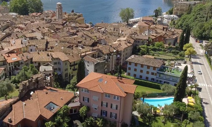 Riva del Garda Hotel | Villa Miravalle