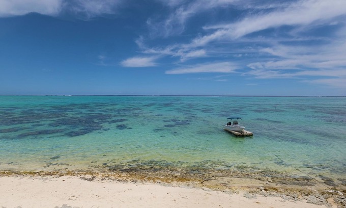 Nu'urua Villa | Villa Miti Vai by ENJOY VILLAS MOOREA / AC /8 pax /beach front