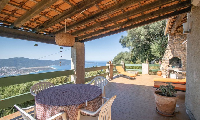Olmeto Villa | Villa "Mon Nid d'Aigle" con terraza privada y Wi-Fi