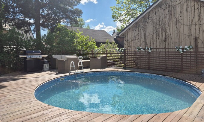 Koillinen District Casa | Villa Mosahiisi Charming Poolside Getaway