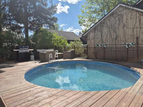 Koillinen District Casa | Villa Mosahiisi Charming Poolside Getaway