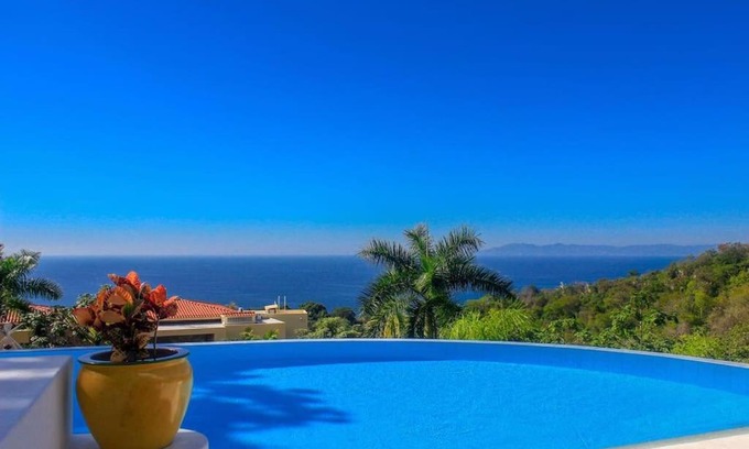 Zona sur Villa | Villa Mozzafiato Private Resort with Full Staff and Heated Pool