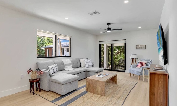 East Naples Casa | Villa Nautilus by Downtown