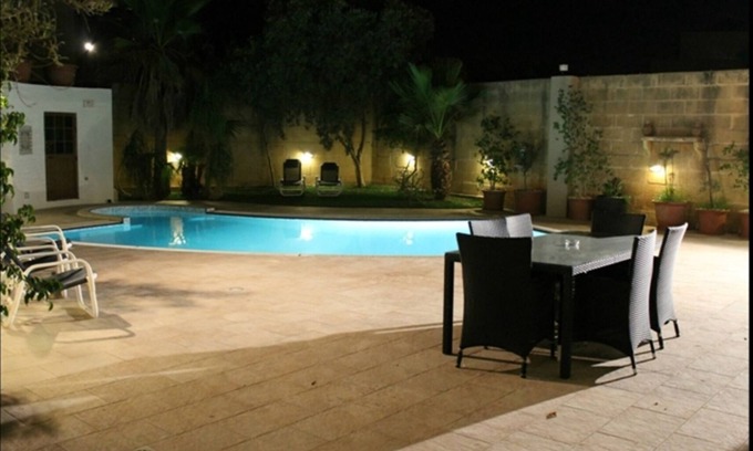 Naxxar Casa | Propiedad céntrica, totalmente AC, moderna, independiente con piscina