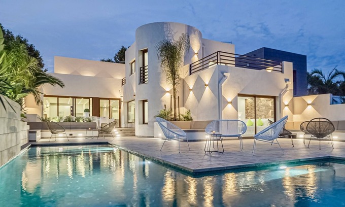 Empuriabrava Villa | Villa-Baño Privado-Vista a la Piscina