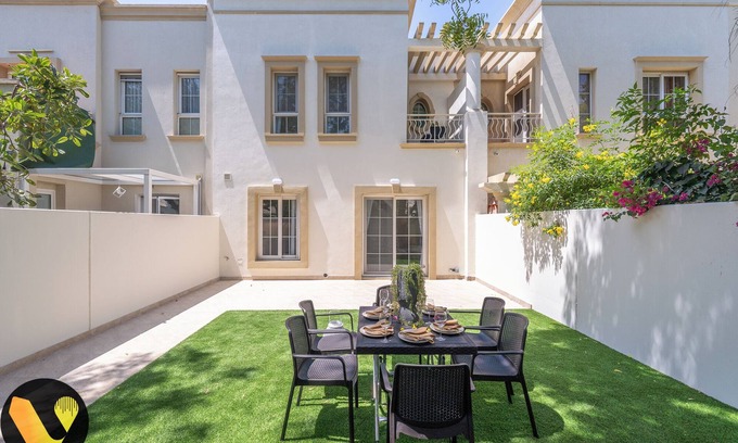 Emirates Hills Villa | Villa Near Golf Ski Dubai ibn battuta M
