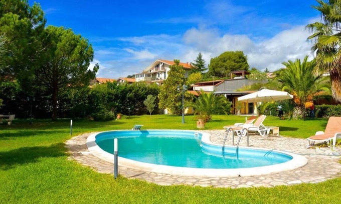Mascalucia Casa | Villa Nenúfar - Villa las laderas del Etna con gran jardín y piscina