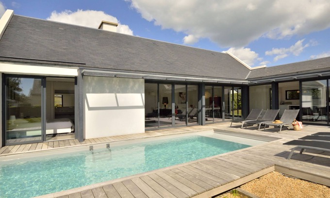 Arzon Casa | Villa Noalou by Interhome
