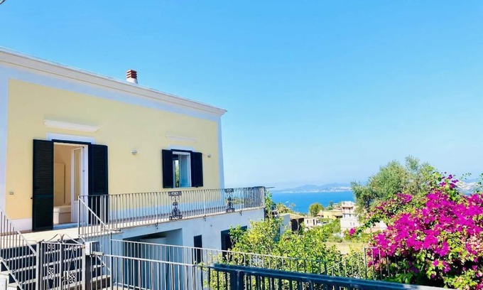 Fiaiano Apartamento | VILLA NOLELU - vacation home with large panoramic terrace