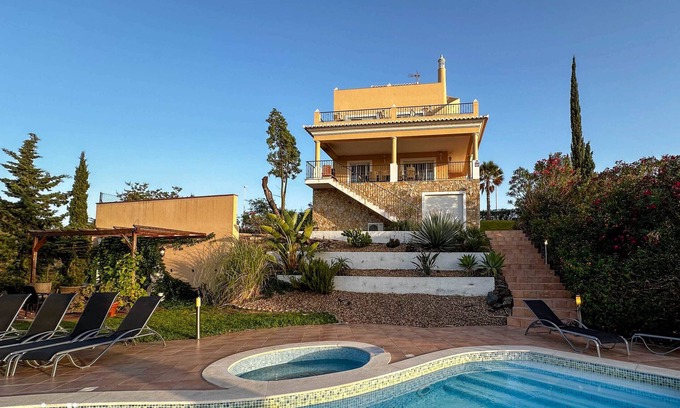 Costa Esuri Villa | Villa Nosredna 5 dormitorios y piscina LES01