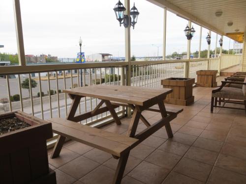 Wasaga Beach Hotel | Villa Nova Motel