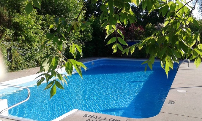 Wasaga Beach Hotel | Villa Nova Motel Resort