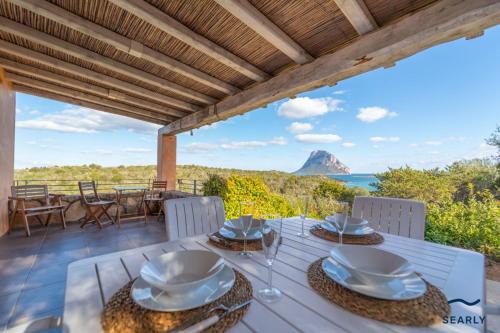 Costa Dorata Villa | Villa Nuraghe - By Searly