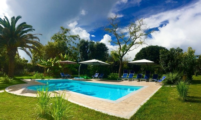 Forte dei Marmi Villa | villa oasis piscina y parque